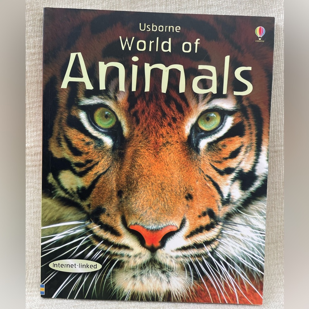 NEW Usborne World of Animals